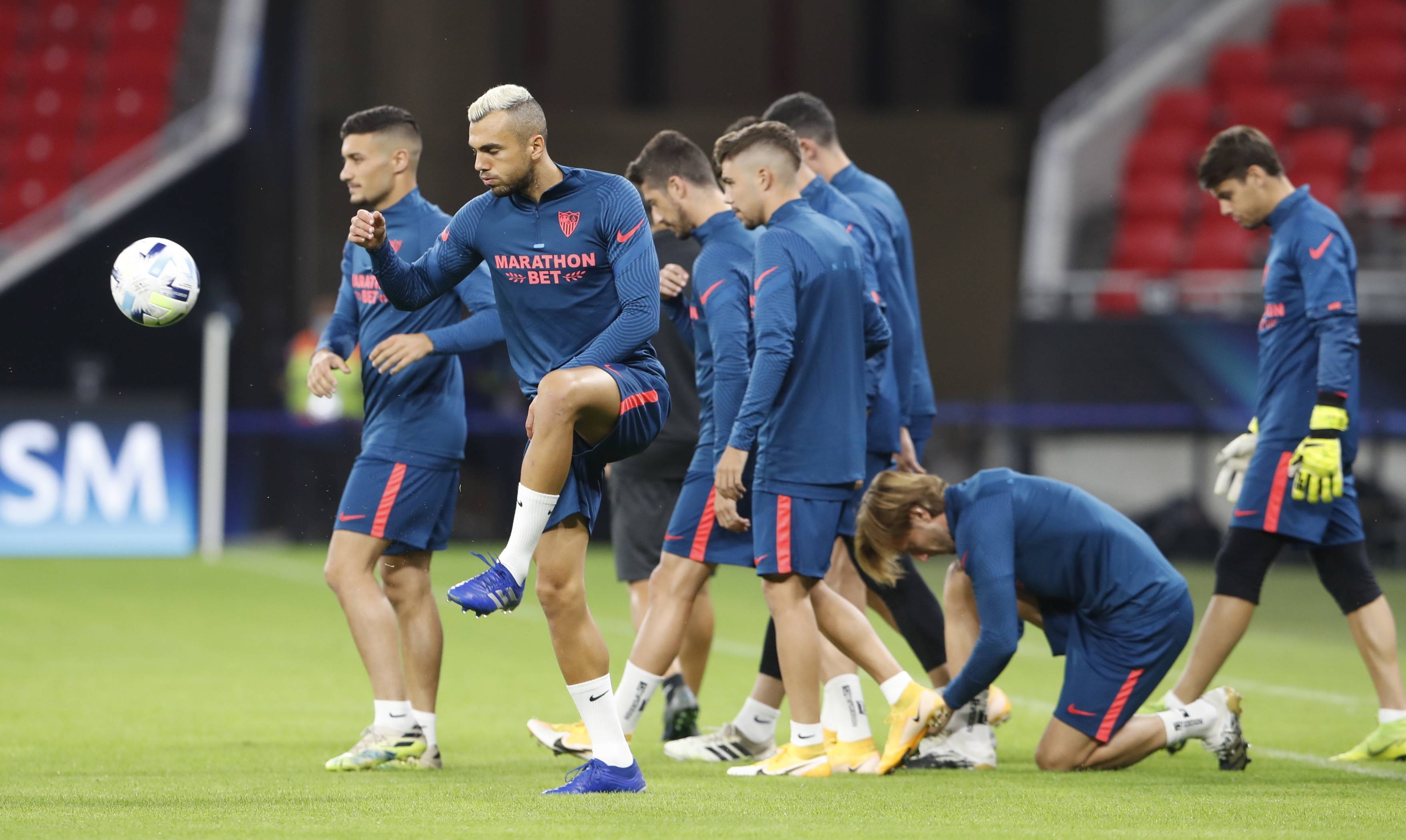 欧洲足球盛事打响,各队士气高昂备战 欧洲足球盛事打响,各队士气高昂备战