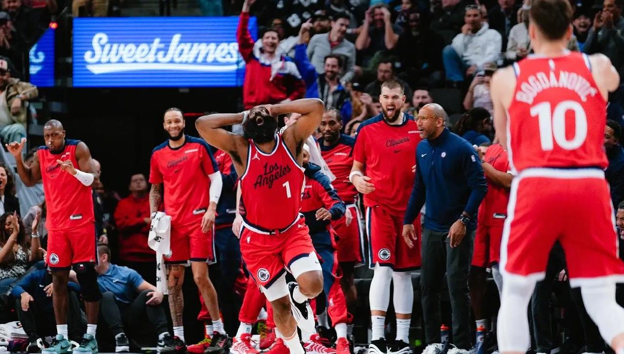 快船击败骑士,乔治关键时刻砍下致胜球 快船击败骑士,乔治关键时刻砍下致胜球