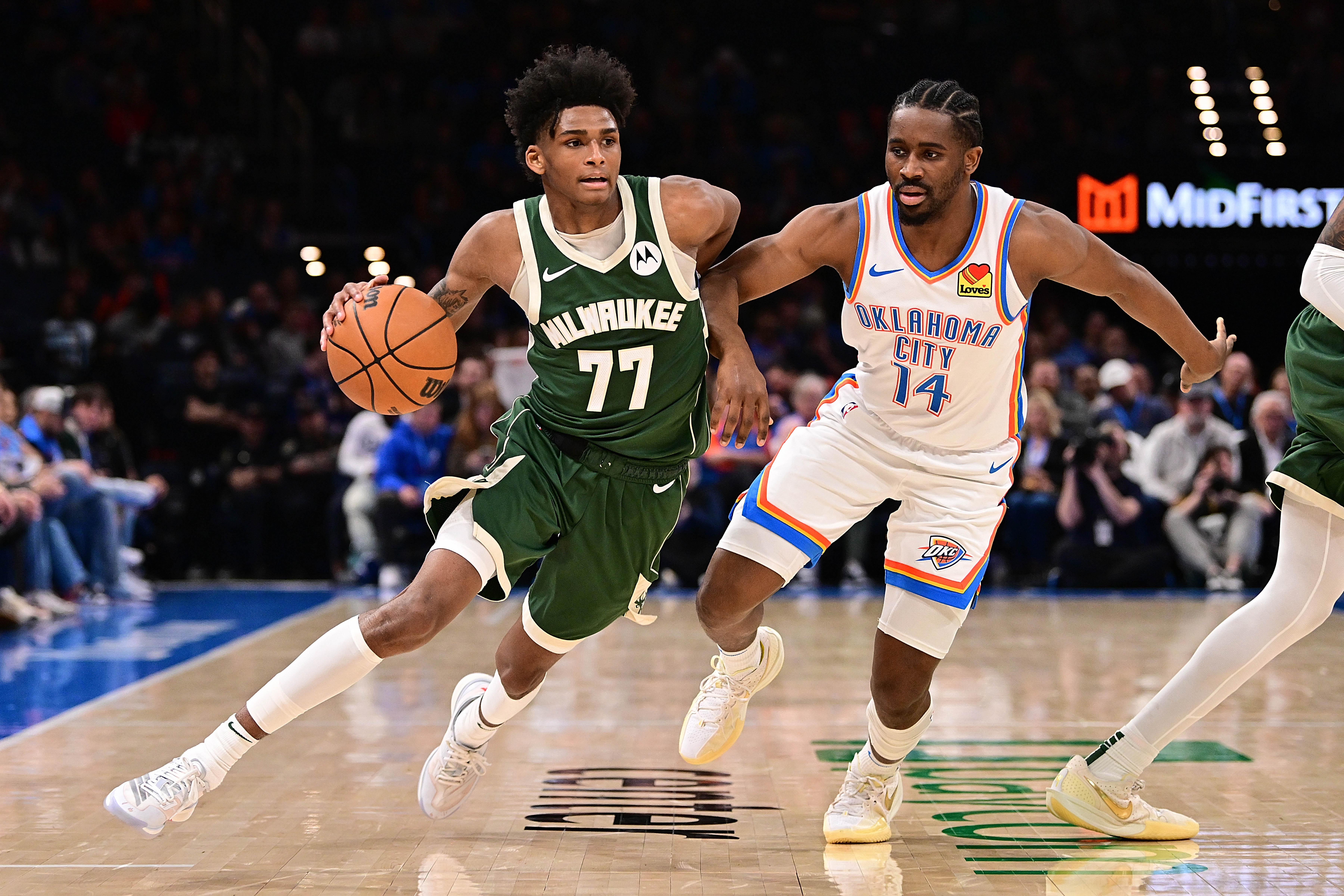 雄鹿球员米德尔顿收获比赛关键进球 雄鹿球员米德尔顿收获比赛关键进球