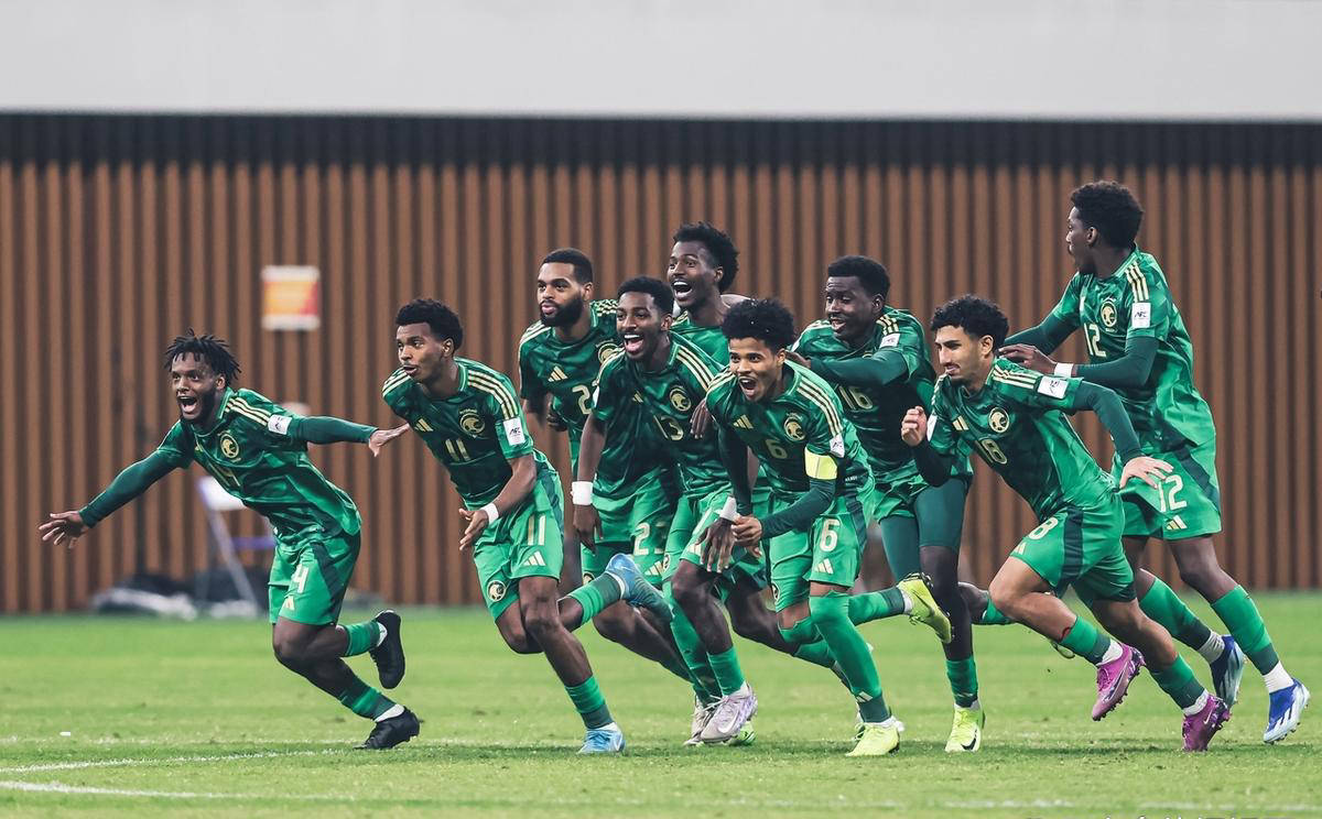 澳大利亚球员与球队达成续约,延续黄金时代的简单介绍 澳大利亚球员与球队达成续约,延续黄金时代的简单介绍