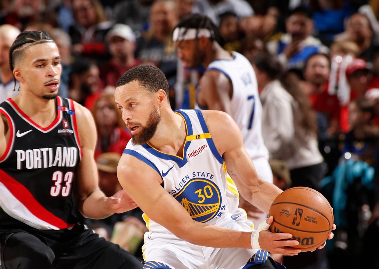 勇士不敌爵士,库里再遭伤病困扰 勇士不敌爵士,库里再遭伤病困扰