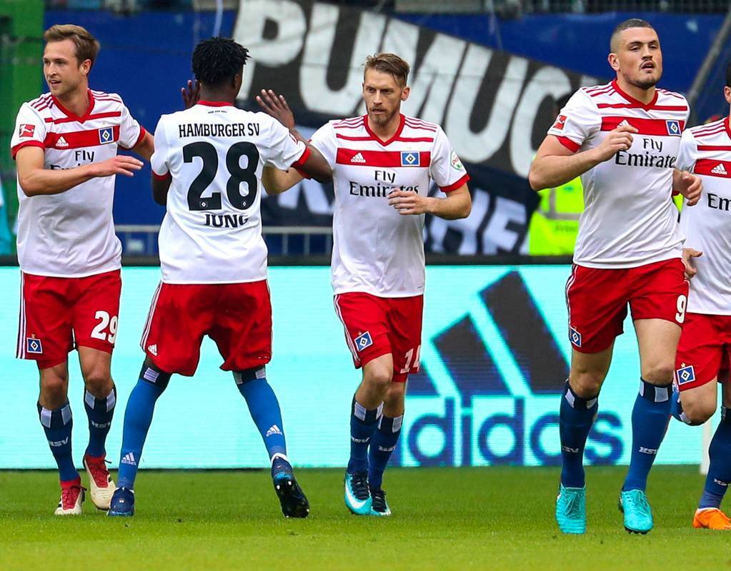 B体育体育官网app-纽伦堡球队合作默契，互相帮助取胜的简单介绍