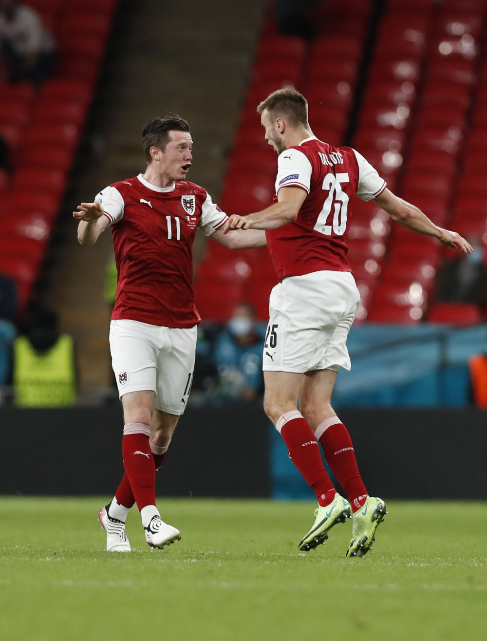 B体育体育教练-捷克队逆袭淘汰芬兰，成功晋级欧预赛强