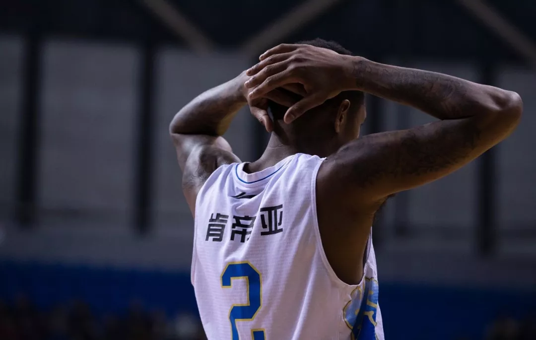 B体育体育投注-江苏翔龙队在争夺中取得优势，率先获胜