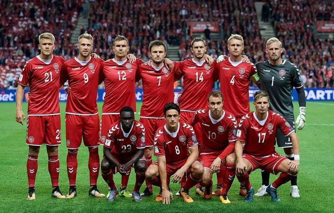 丹麦大胜俄罗斯，顺利晋级欧锦赛八强！的简单介绍