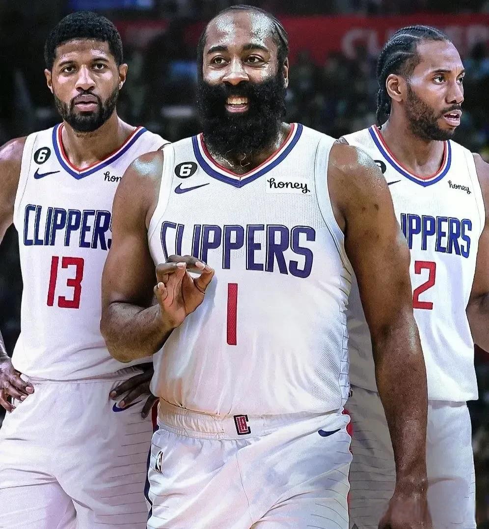 快船主场大胜勇士,止步连败 快船主场大胜勇士,止步连败