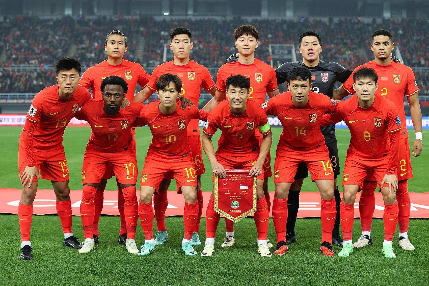 足球风云变幻,国内联赛中强队互抢胜局,竞争激烈的简单介绍 足球风云变幻,国内联赛中强队互抢胜局,竞争激烈的简单介绍